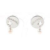 CHANEL シャネル ラウンドプレート ロゴ スター イヤリング
 シルバー925/フェイクパール シルバー【中古】
 レディース